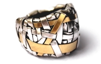 contemporary jewellery handcrafted in fine silver and gold created by Patricia Gurgel Segrillo
