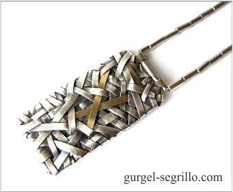 contemporary jewellery by patricia gurgel segrillo: woven necklace in fine silver and gold, one gram of gold exhibition, gallery meno nisa