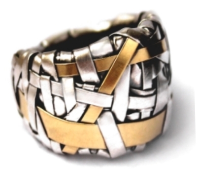 contemporary jewellery: woven ring in silver and gold by gurgel-segrillo